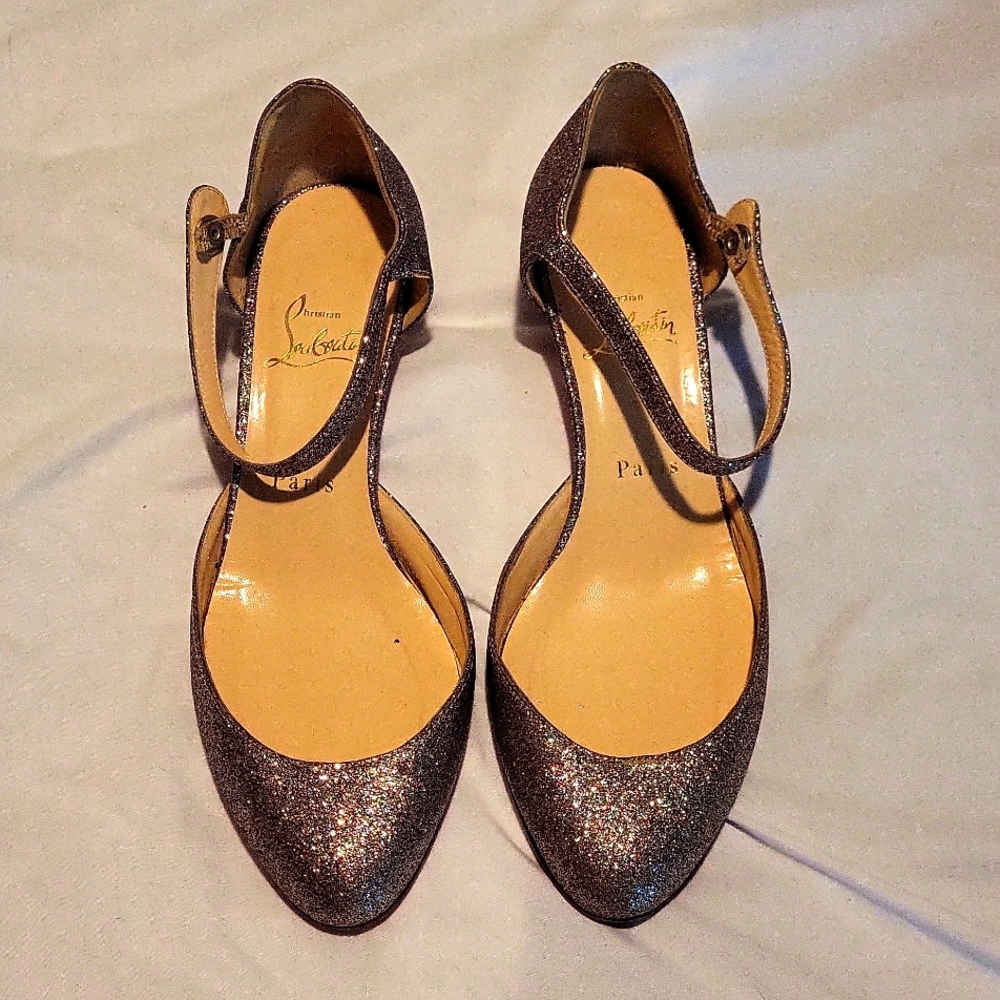 Sparkle Christian Louboutin size 39 Mary Jane's!